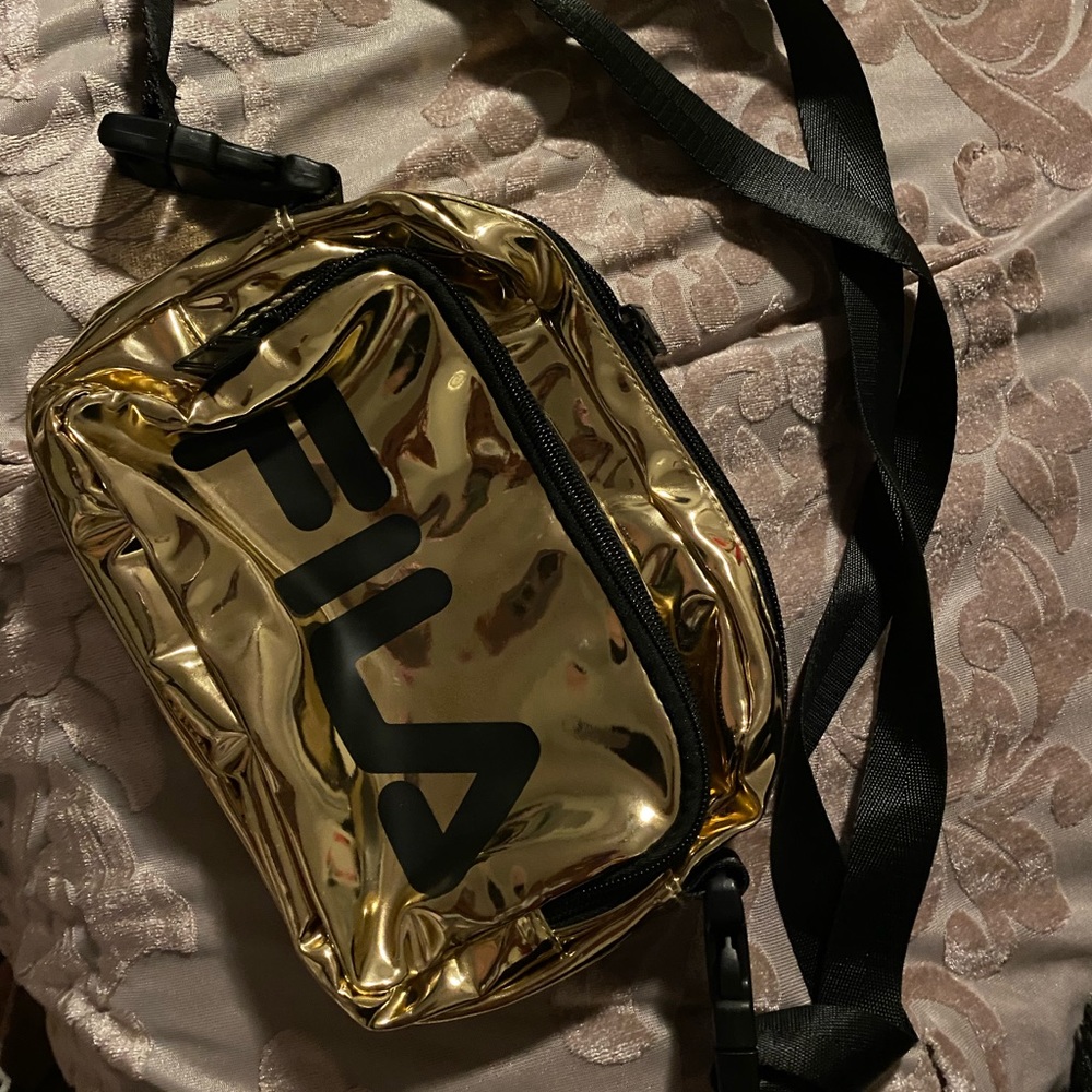 NEVER WORN